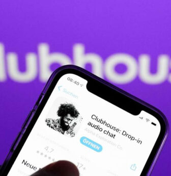تطبيق Clubhouse ماهو وكيف تستفيد منة